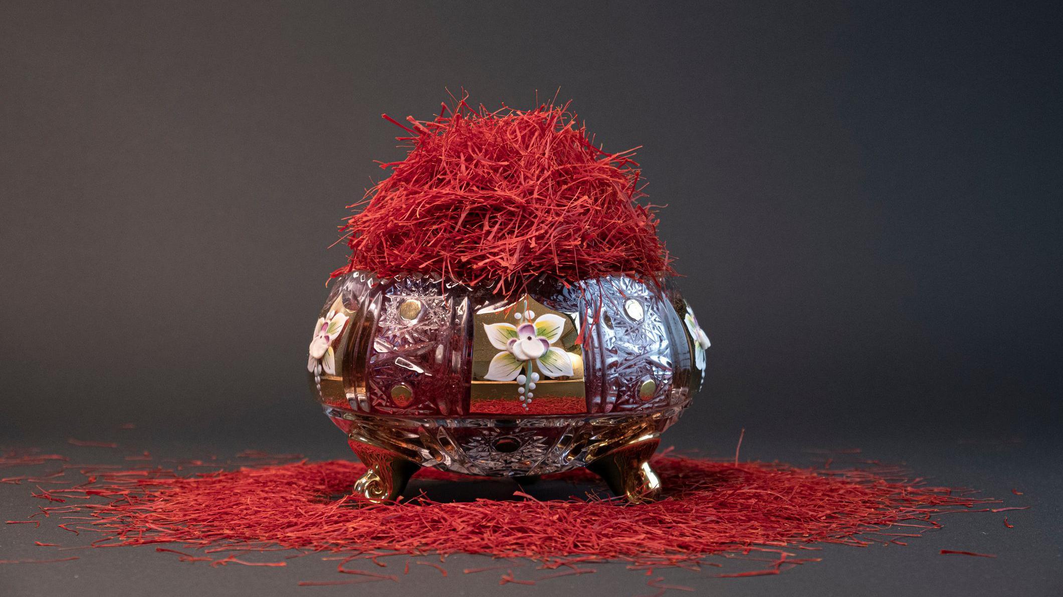 زعفران فارسي.