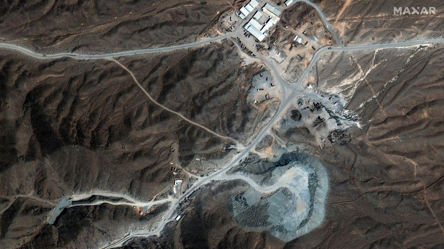 Una imagen satelital que muestra la zona montañosa donde está el complejo militar de Natanz. 

