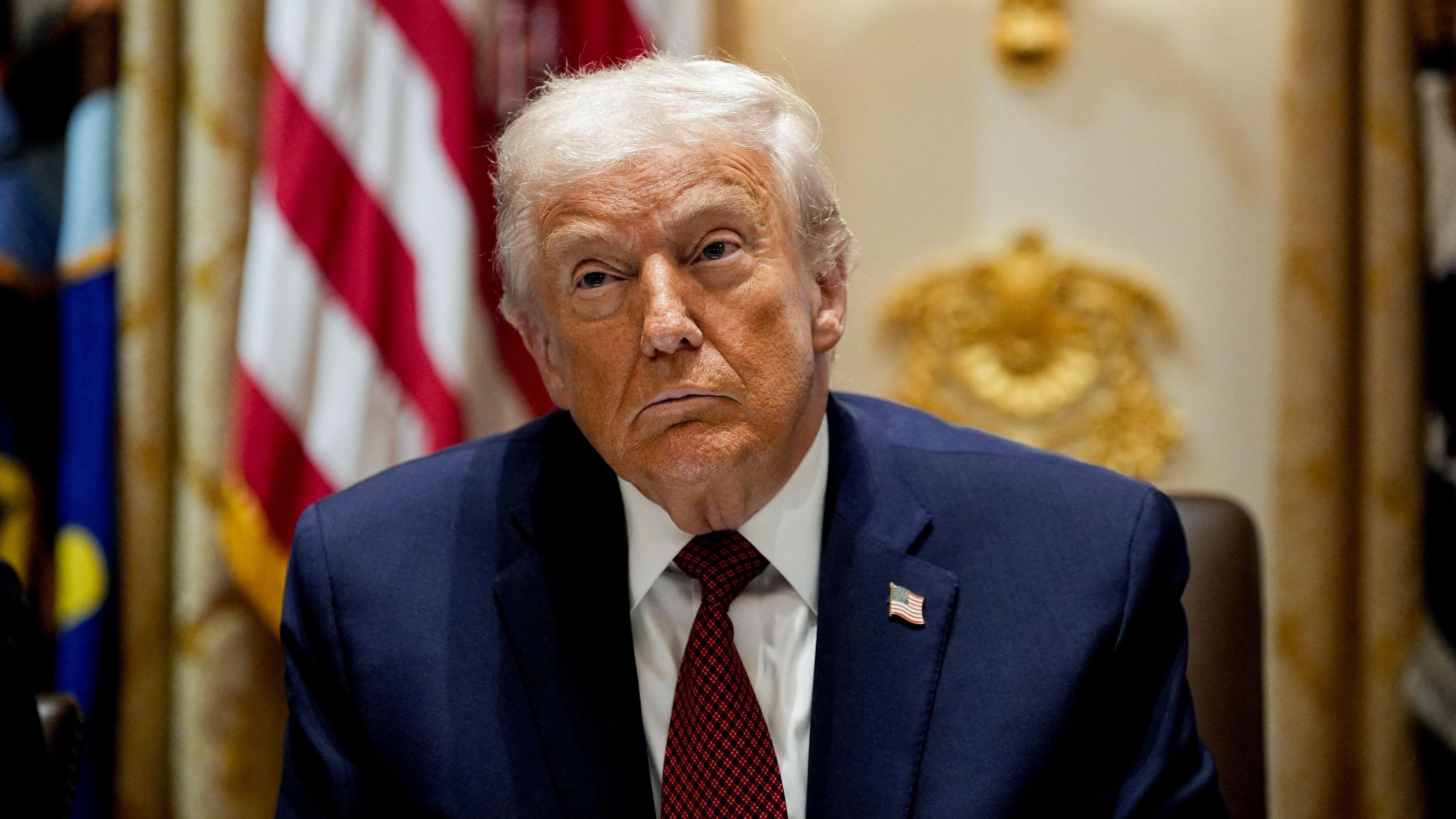 ترامب يقاضي بي بي سي بتهمة التشهير على خلفية تعديل خطاب له في برنامج "بانوراما"