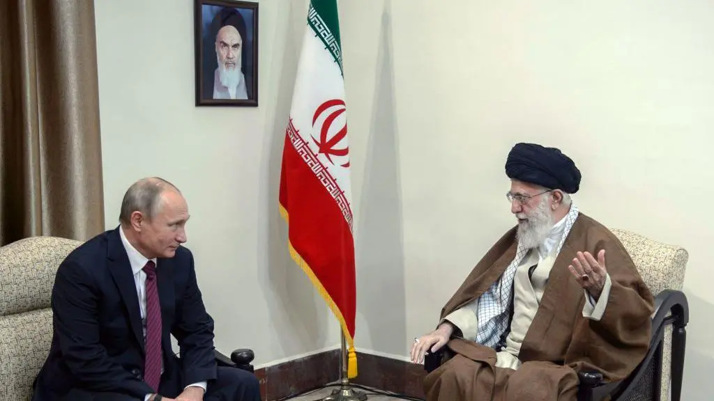 فلاديمير بوتين أثناء لقاء خامنئي في طهران