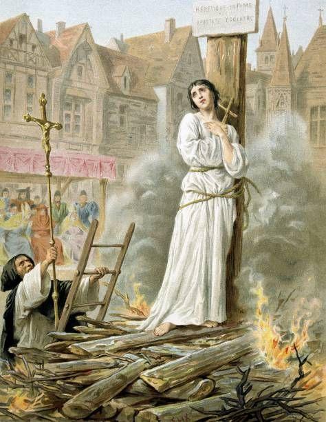 تعرف على القديسة المراهقة التي قادت جيوش فرنسا وألهمت الحركات السياسية والنسائية 4 رسم لإعدام جان دارك حرقا بتهمة الهرطقة