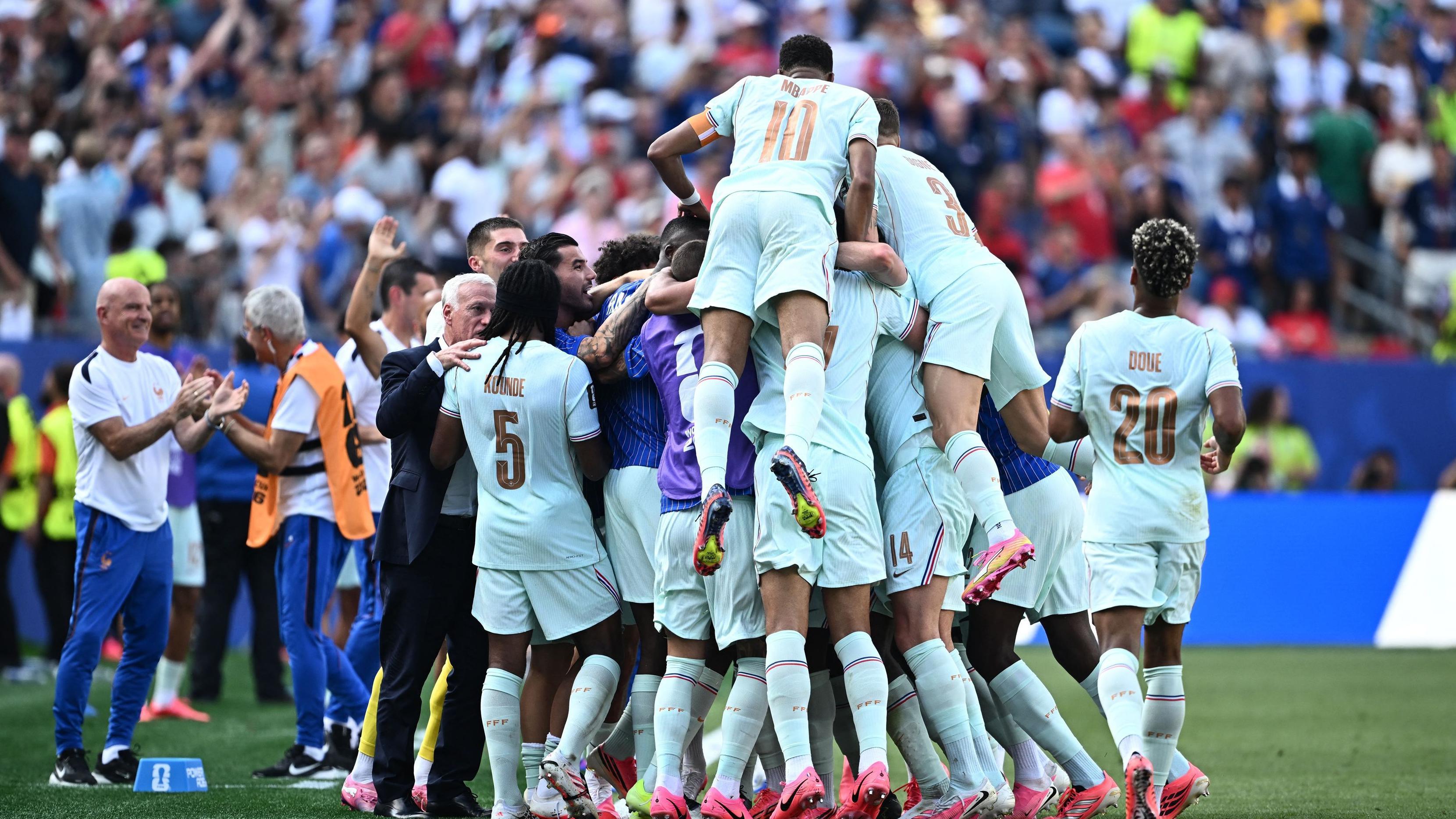 أحلام المغرب في كأس العالم تصطدم بقوة فرنسا وتألق مبابي