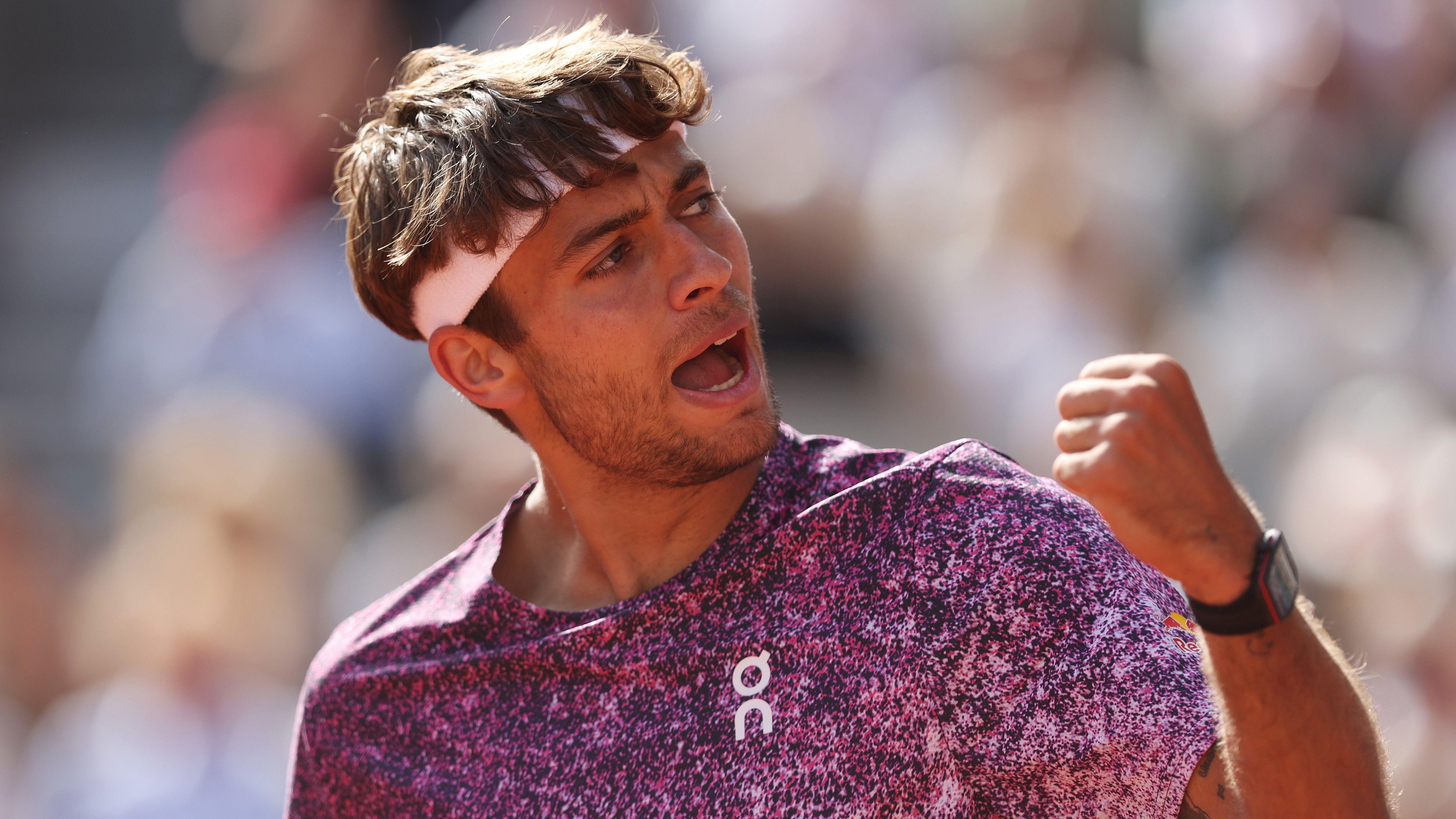 French Open: Cobolli takes Zverev to deciding fifth set in tense final