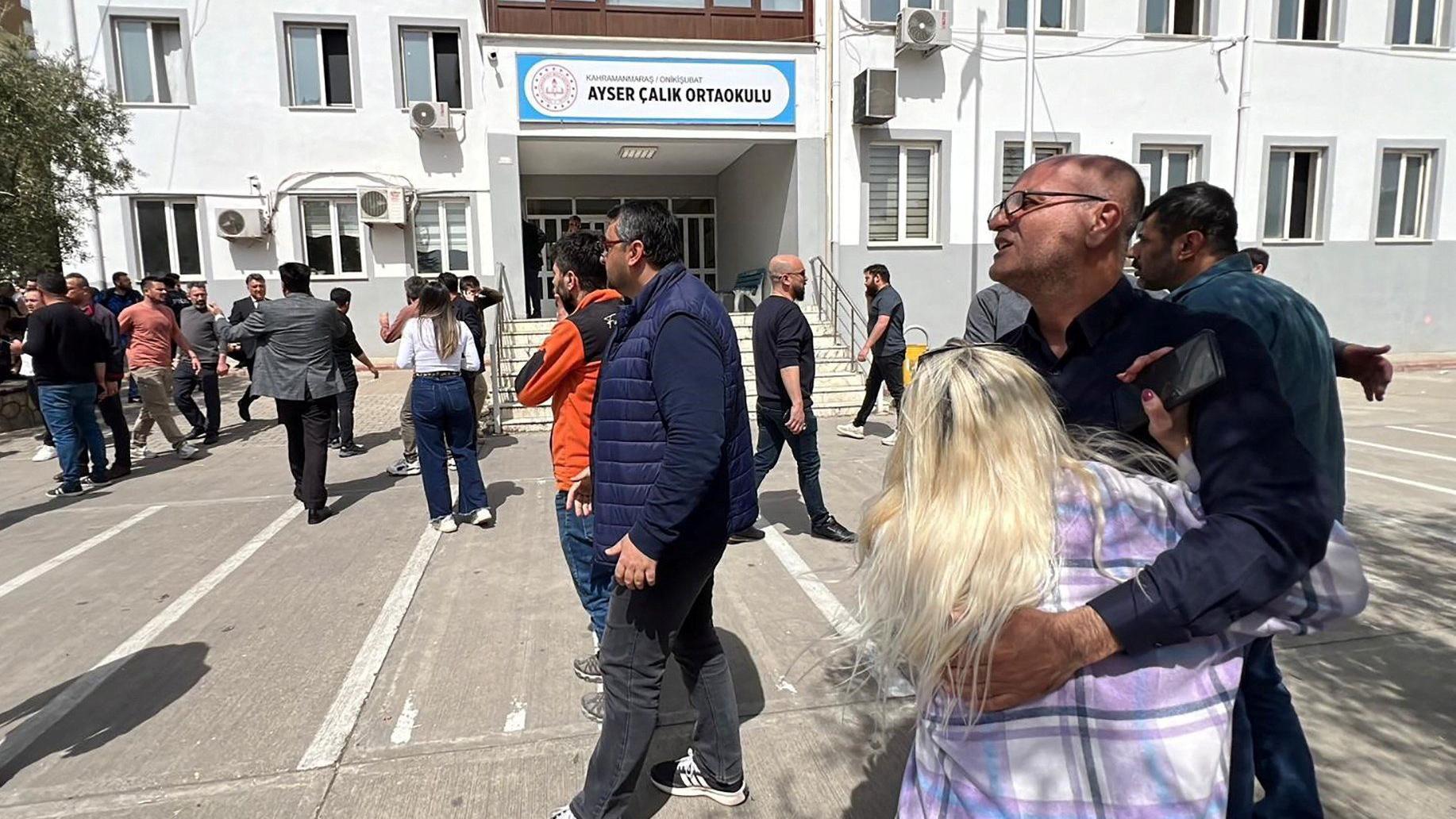škola u turskoj u kojoj se desila pucnjava, rodbina ubijenih u turskoj, pucnjava u turskoj, pucnjava u školi u turskoj