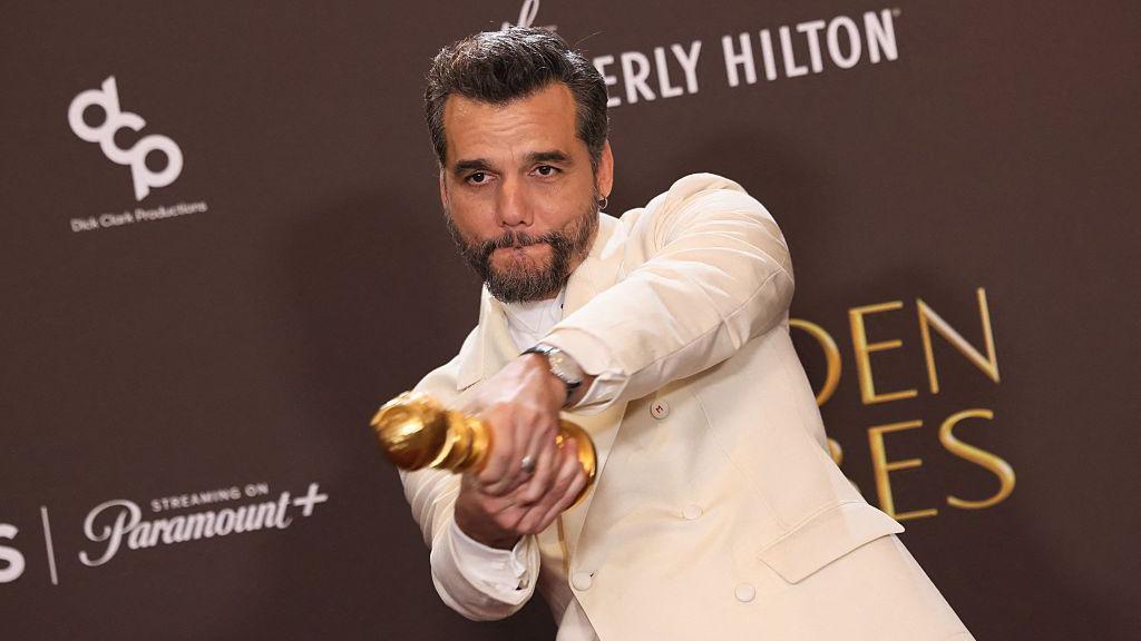 Wagner Moura durante a entrega do Globo de Ouro, por 'O Agente Secreto'