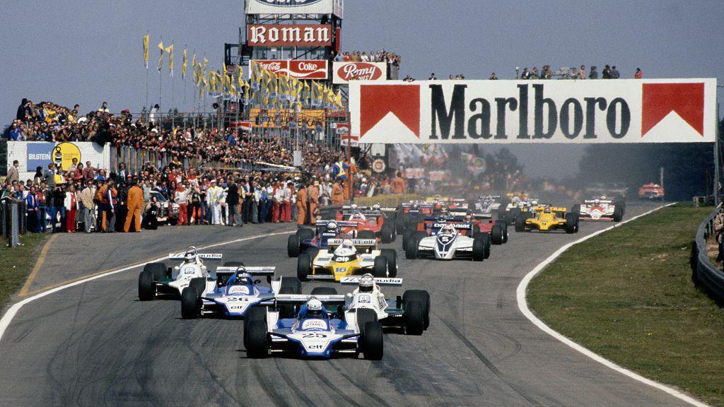 Largada do Grande Pr&ecirc;mio da B&eacute;lgica de F&oacute;rmula 1 de 1980, com grande an&uacute;ncio dos cigarros Marlboro