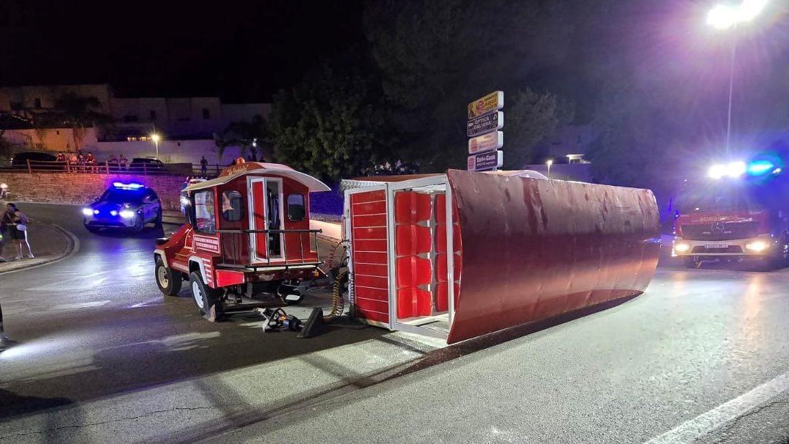 Tourist train overturns and injures 17 during Cártama tapas festival