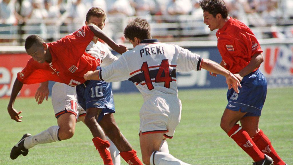 Radosavljević na utakmici protiv Kostarike, u kvalifikacijama za SP 1998.