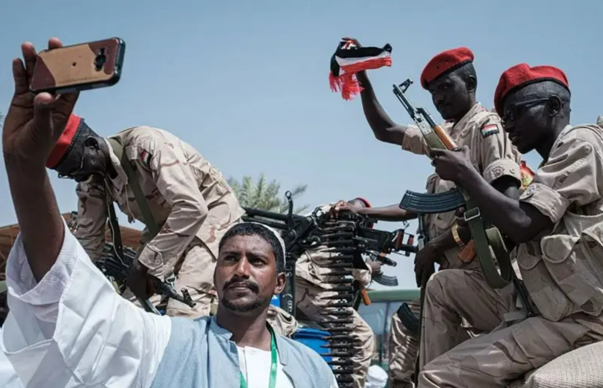 آر ایس ایف پہلے حکومتی فوج کی حمایتی تھی