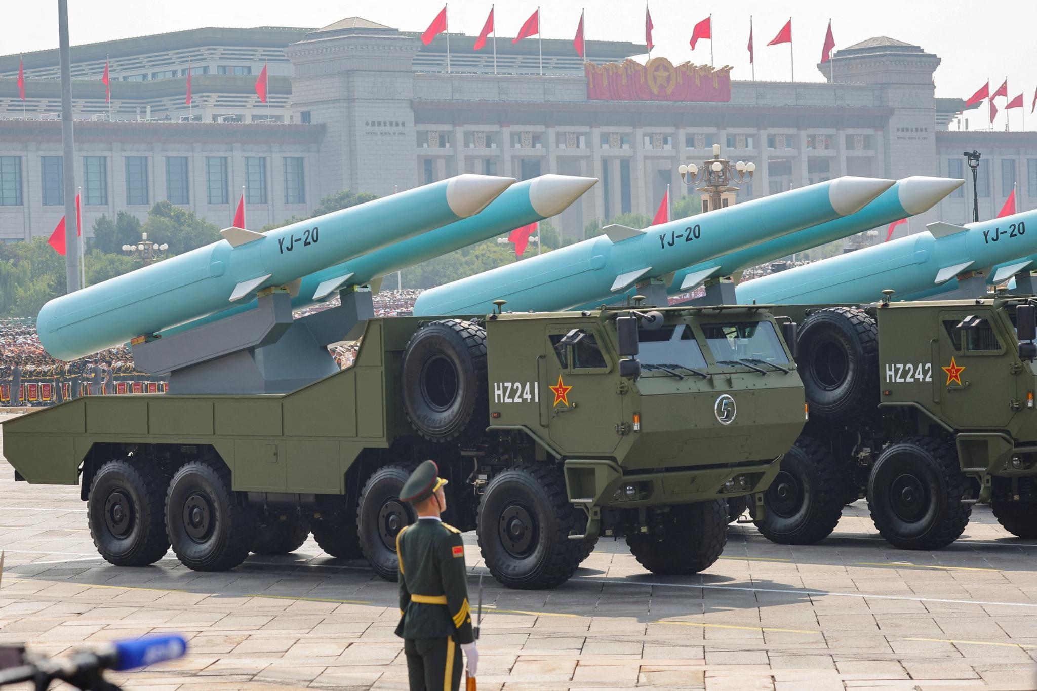 中國在閲兵式上展示的鷹擊-20高超音速反艦飛彈