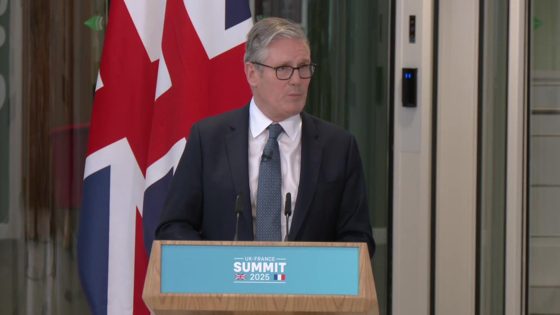 Starmer says 'one in, one out' migrant deal with France to begin within weeks 