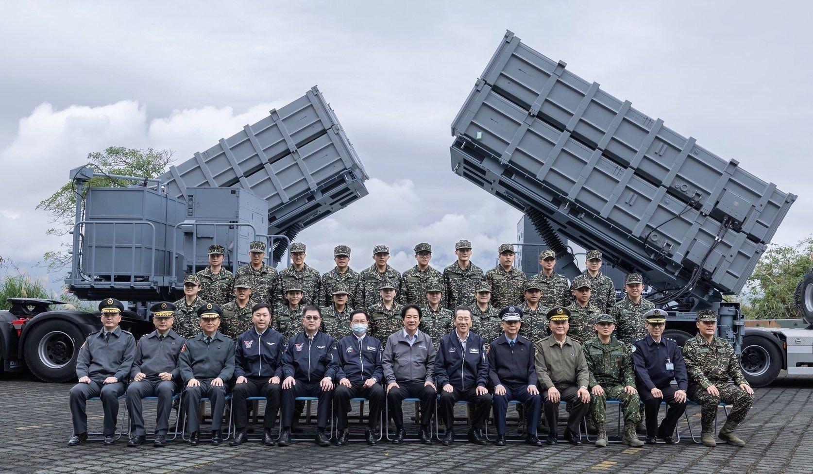 賴清德與台灣士兵