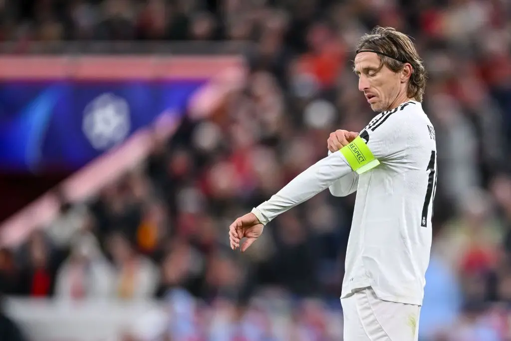 لوكا مودريتش خلال مباراة المرحلة الخامسة من دوري أبطال أوروبا 2024/25 بين ليفربول وريال مدريد في أنفيلد في 27 نوفمبر 2024