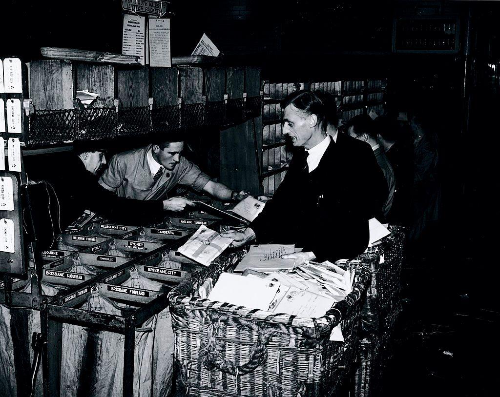 Unos trabajadores de los correos de Reino Unido en la Navidad de 1938.