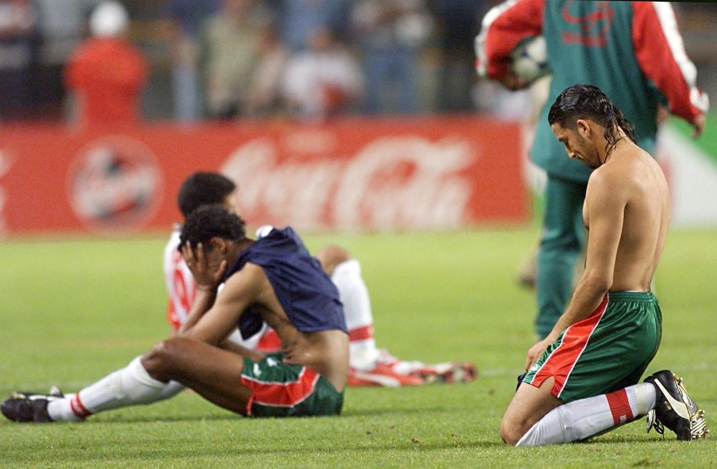 أصيب لاعبو منتخب المغرب بخيبة أمل بعد مغادرتهم كأس العالم 1998 رغم الفوز على اسكتلندا.
