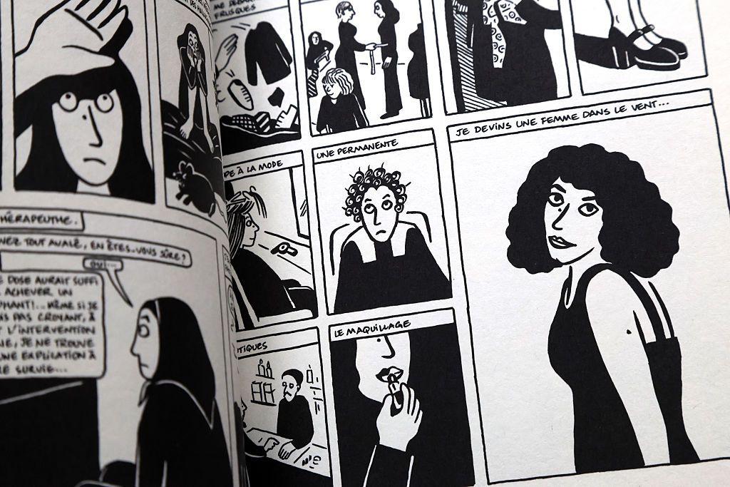 Un cómic abierto en el que se ven ilustraciones de una mujer en Irán
