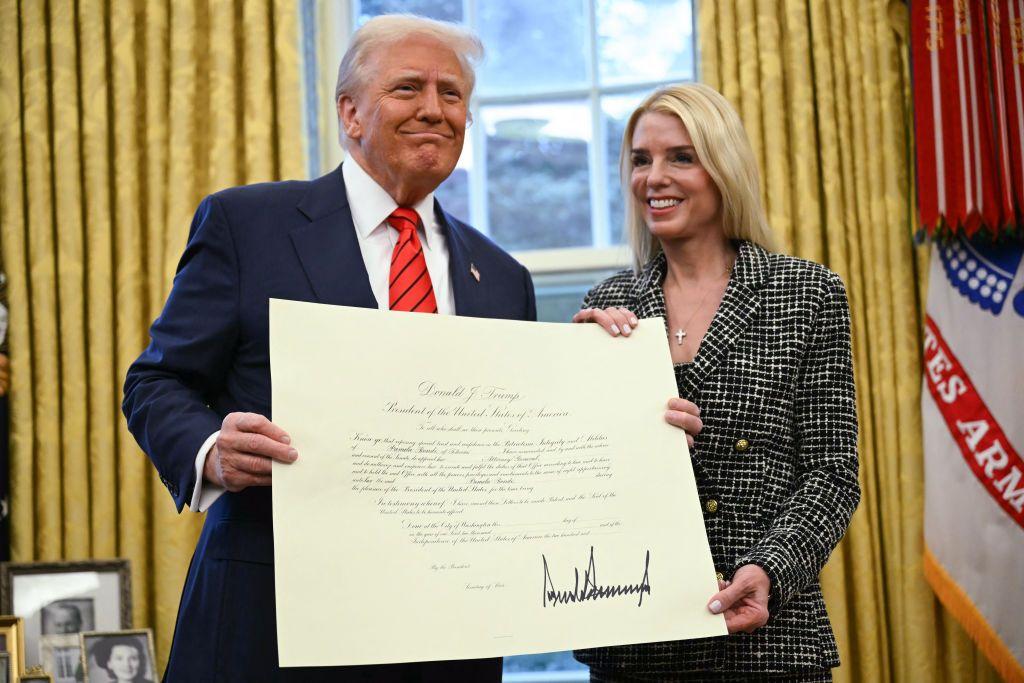 Trump y Bondi en febrero pasado en la Casa Blanca.
