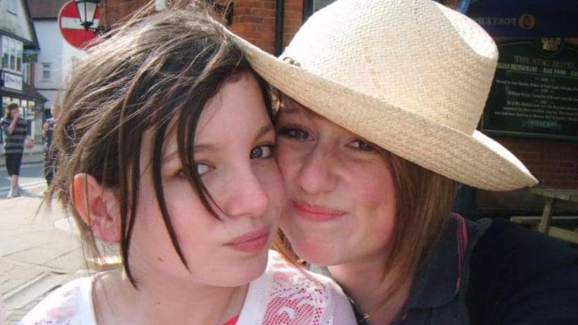 Georgia y Daisy de niñas