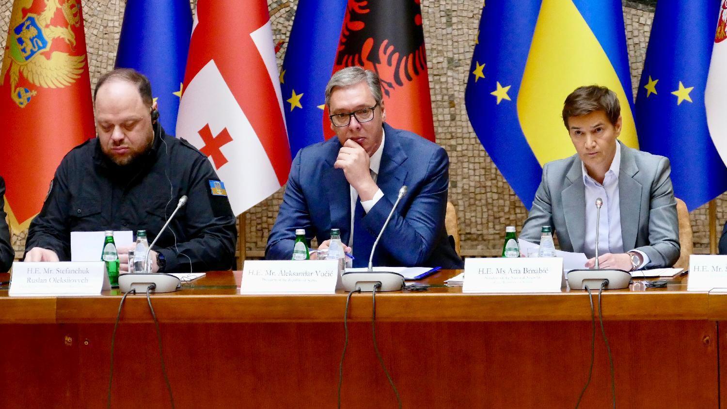 I Stefančuk i Rešetnjikov i Hamnei i Netanjahu: Na koliko stolica sedi Srbija 3 Stefančuk, Vučić i Brnabić