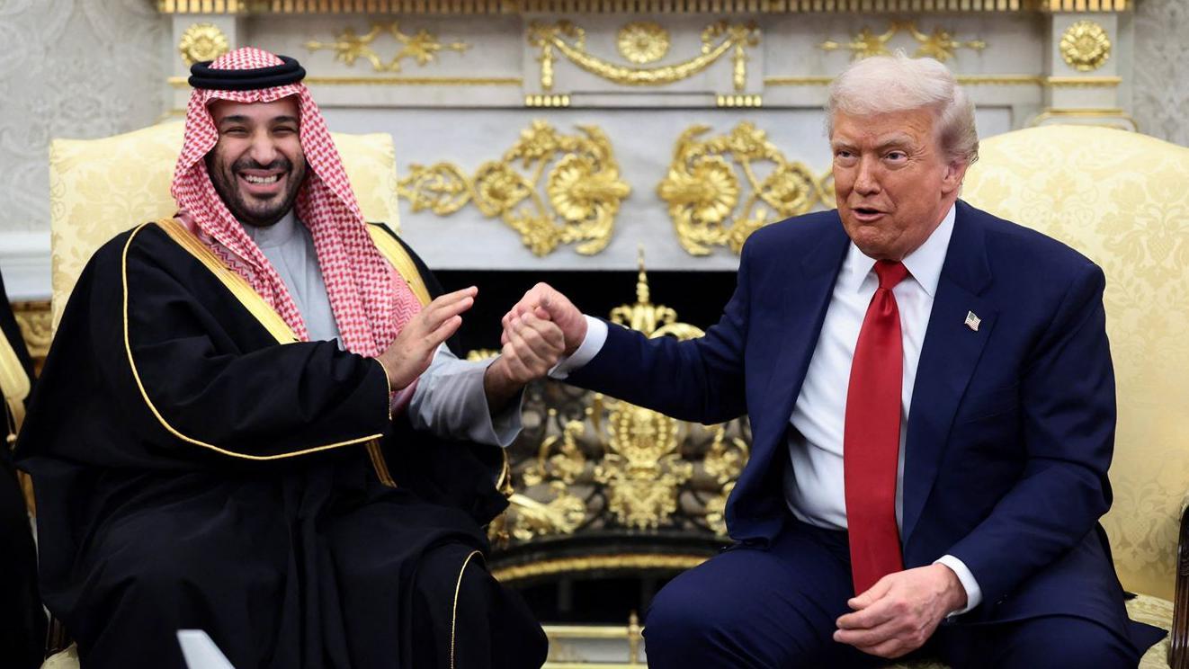 «Всякое бывает»: Трамп вступился за наследного принца Саудовской Аравии после вопроса о политическом убийстве с расчленением 2 принц Мохаммед бин Салман и Дональд Трамп