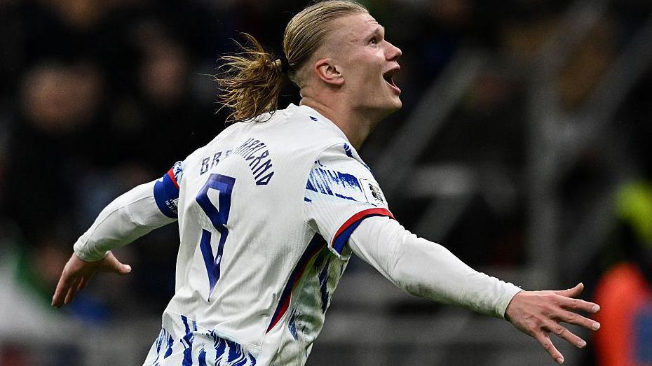 Erling Haaland, da Noruega, comemora seu gol