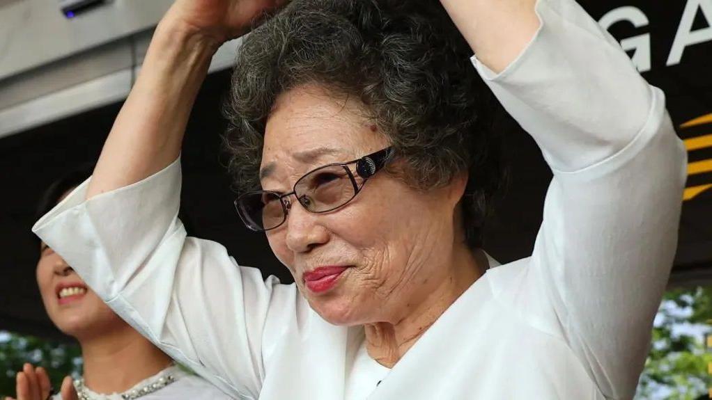 Choi mengatakan terus berjuang karena tak ingin melihat korban kekerasan seksual lainnya mengalami apa yang ia alami.