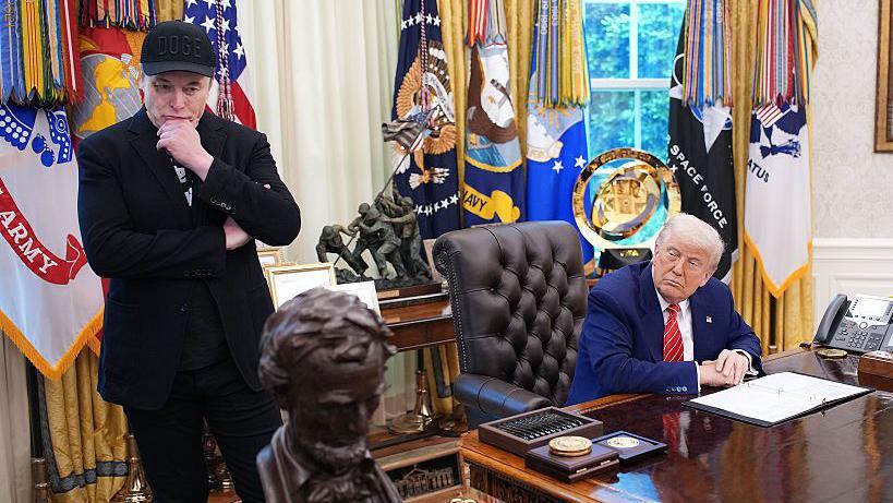 El presidente Trump en una conferencia de prensa con Elon Musk en el Despacho Oval de la Casa Blanca.