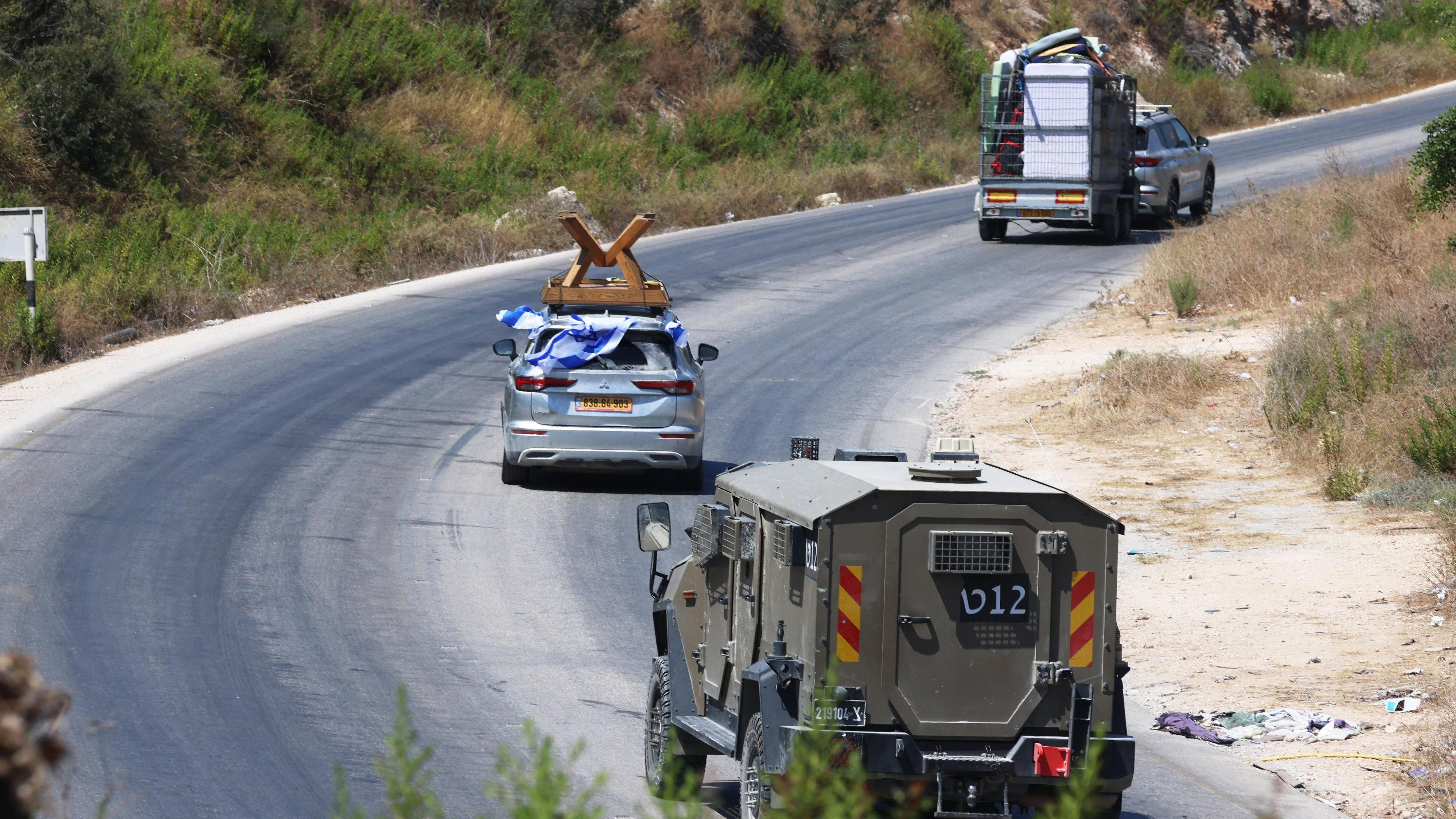 Israeli settlers return to Kadim in West Bank two decades after it was evacuated