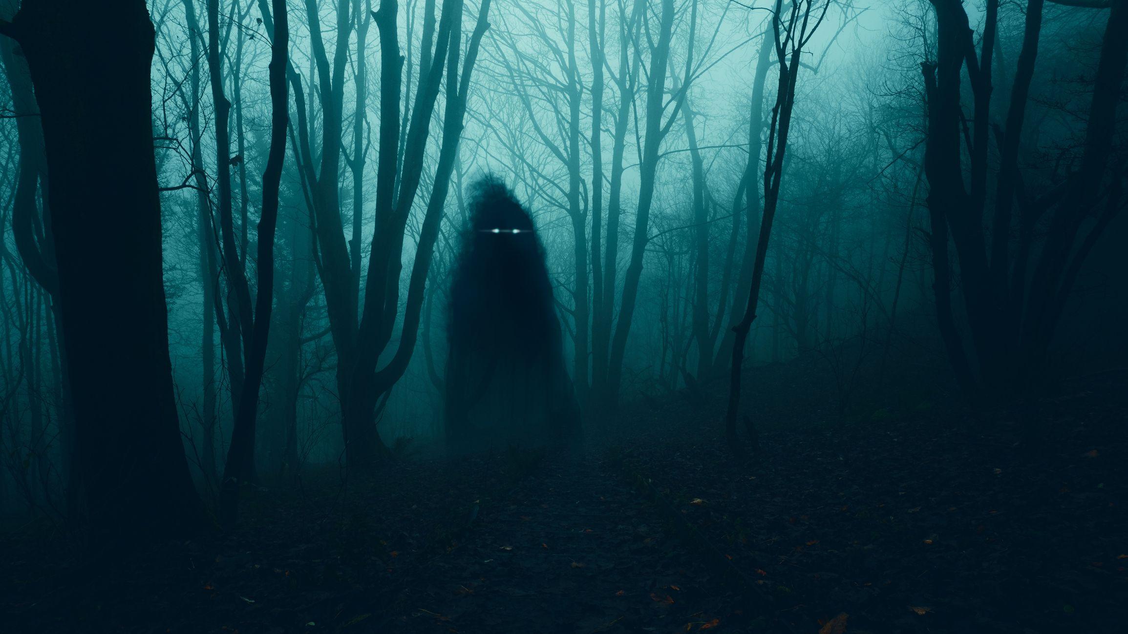 Monstruo en un bosque