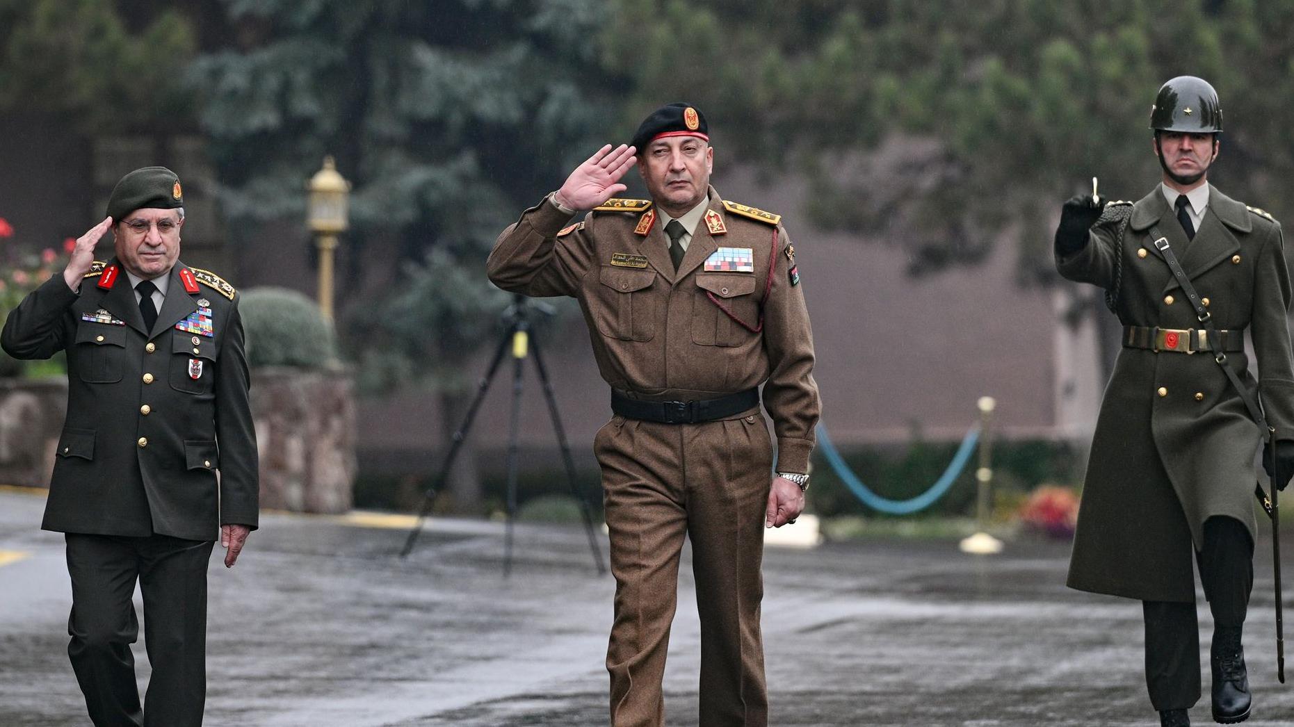 ماذا نعرف عن المسؤول العسكري الليبي الكبير الذي لقي مصرعه بتحطم طائرة في تركيا؟ 