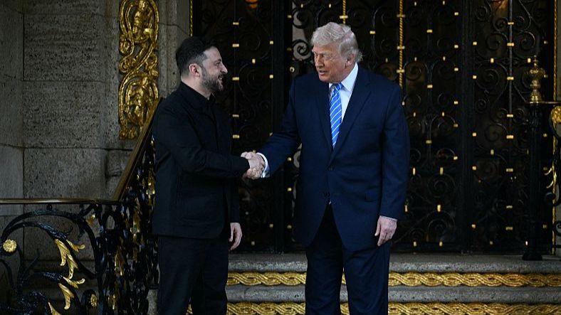 Zelensky arrives at Trump's Mar-a-Lago residence for Ukraine peace plan talks