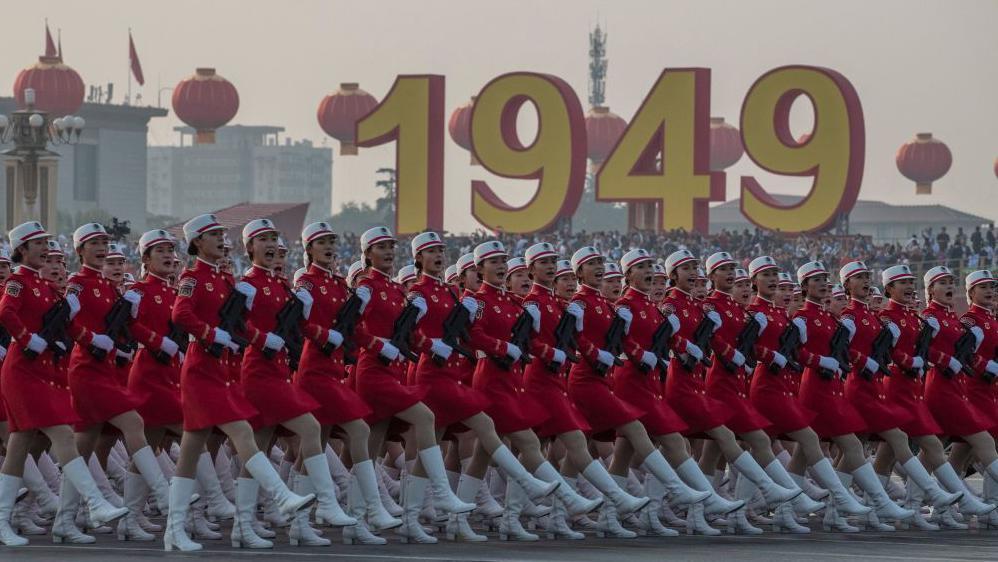 2019 年 10 月 1 日，中國軍隊在天安門廣場舉行慶祝中華人民共和國成立 70 週年閱兵式前的最後一次彩排