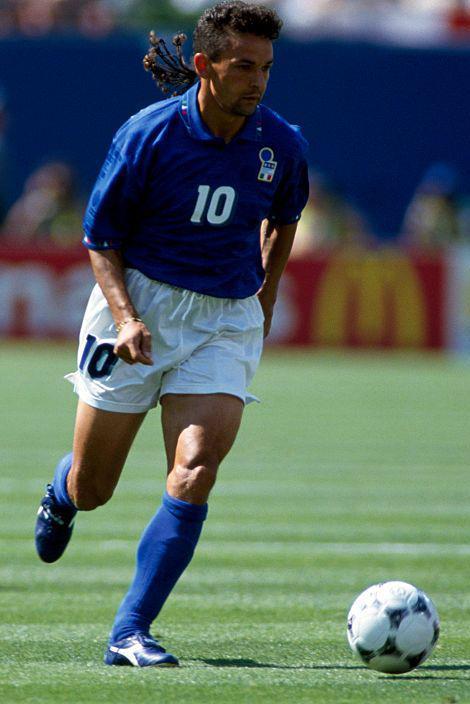 Roberto Baggio, com o uniforme da sele&ccedil;&atilde;o italiana, durante um jogo pela Copa do Mundo de 1994