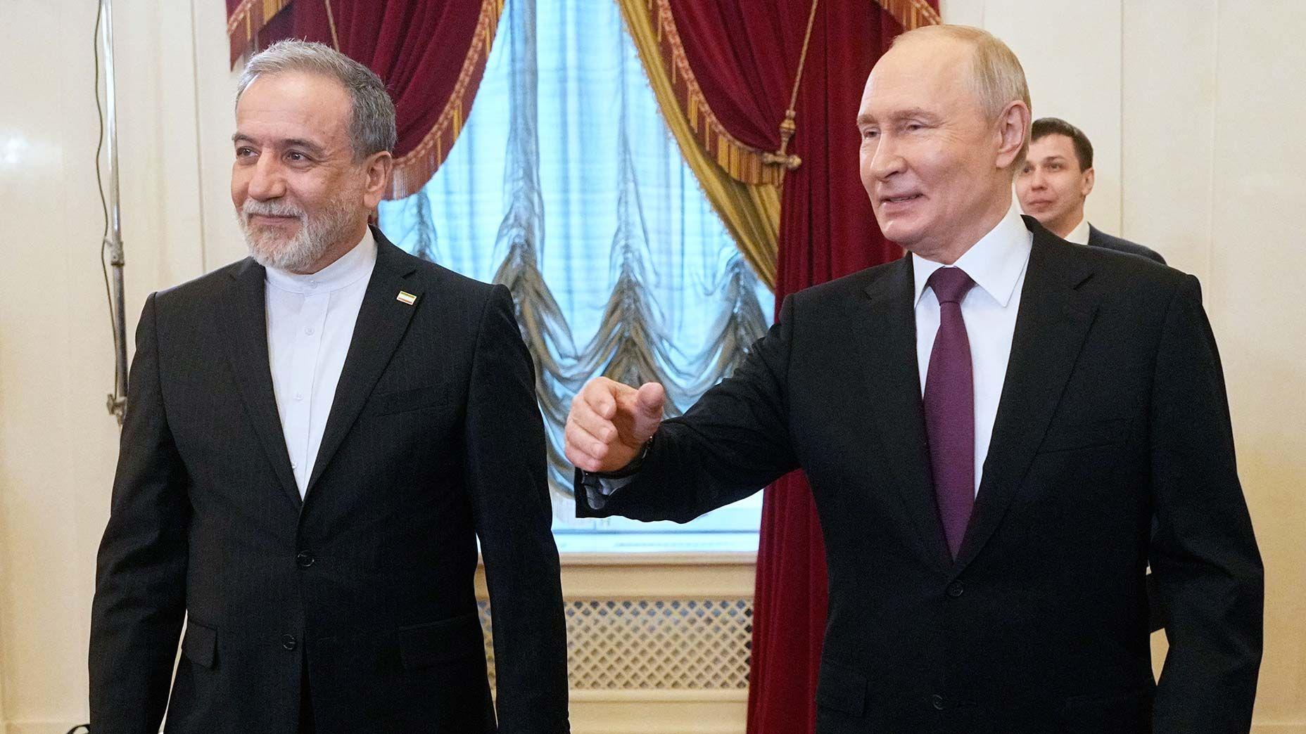 Irans foreign minister meets Putin in Russia as Israel continues strikes in Lebanon 