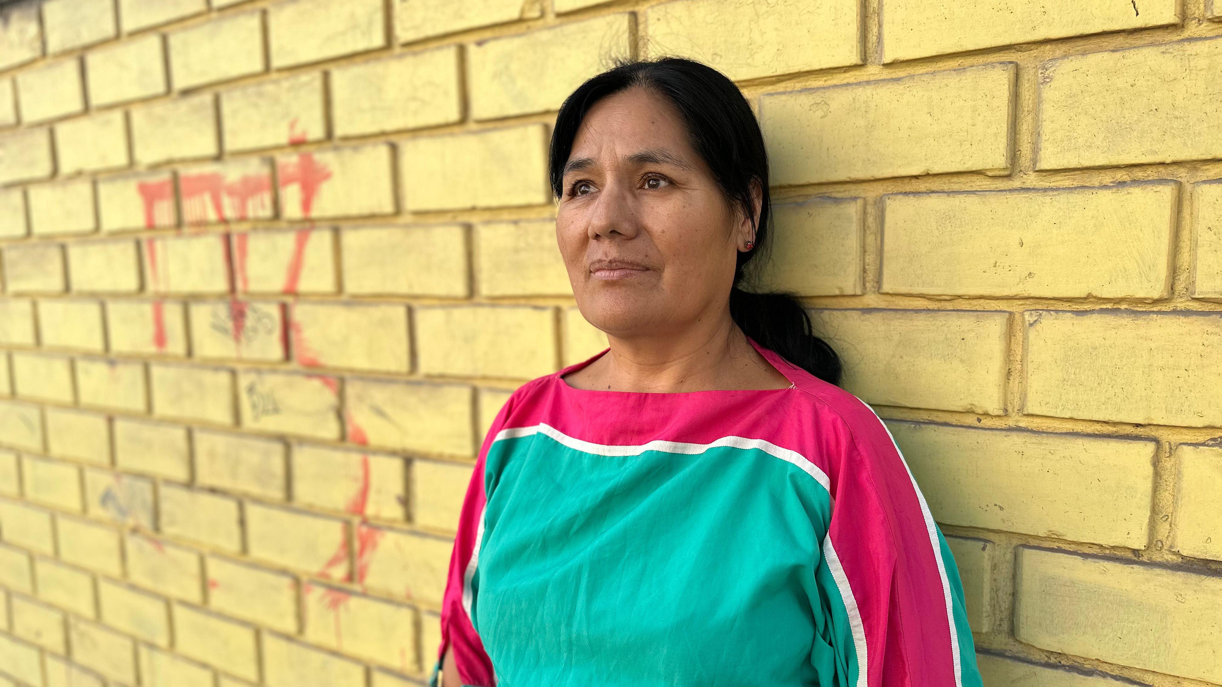 Leonor Palomino, retratada en su barrio en el norte de Lima. 