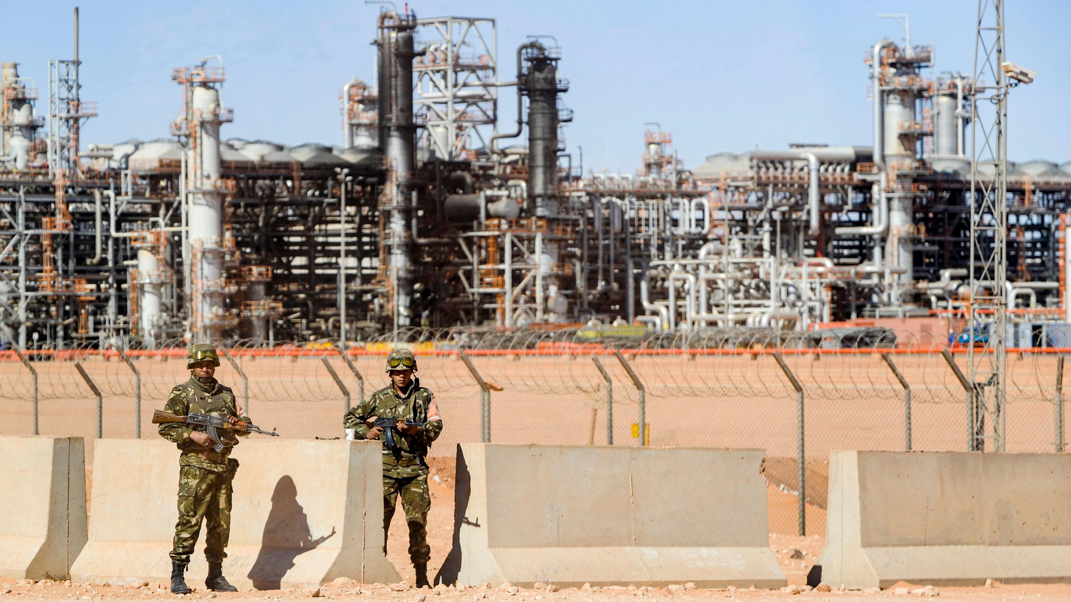 منشأة الغاز تيقنتورين بمنطقة عين أميناس، جنوب شرقي الجزائر. تعرضت لهجوم مسلحين في 2013. 