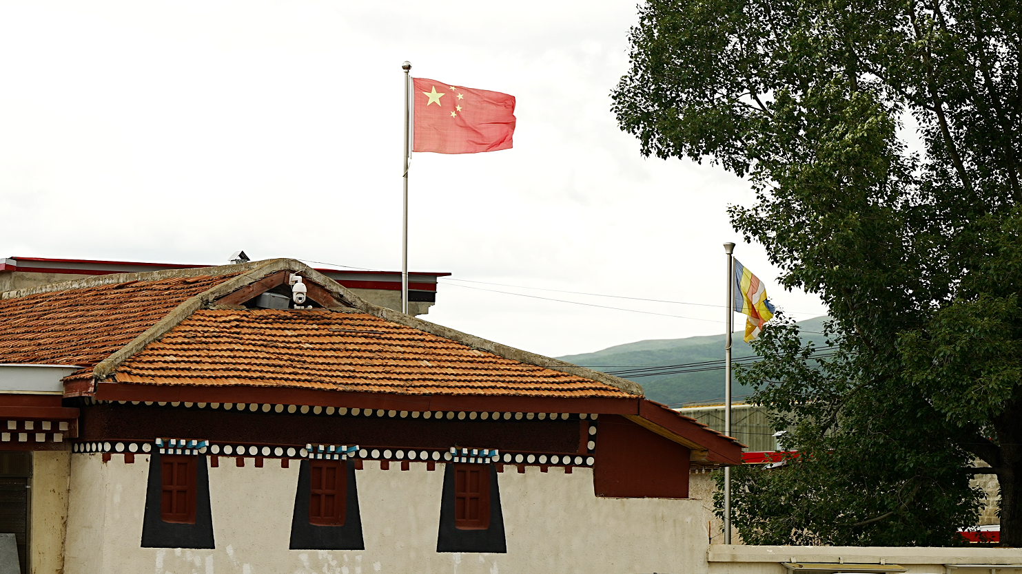 格爾登寺上方的中國國旗