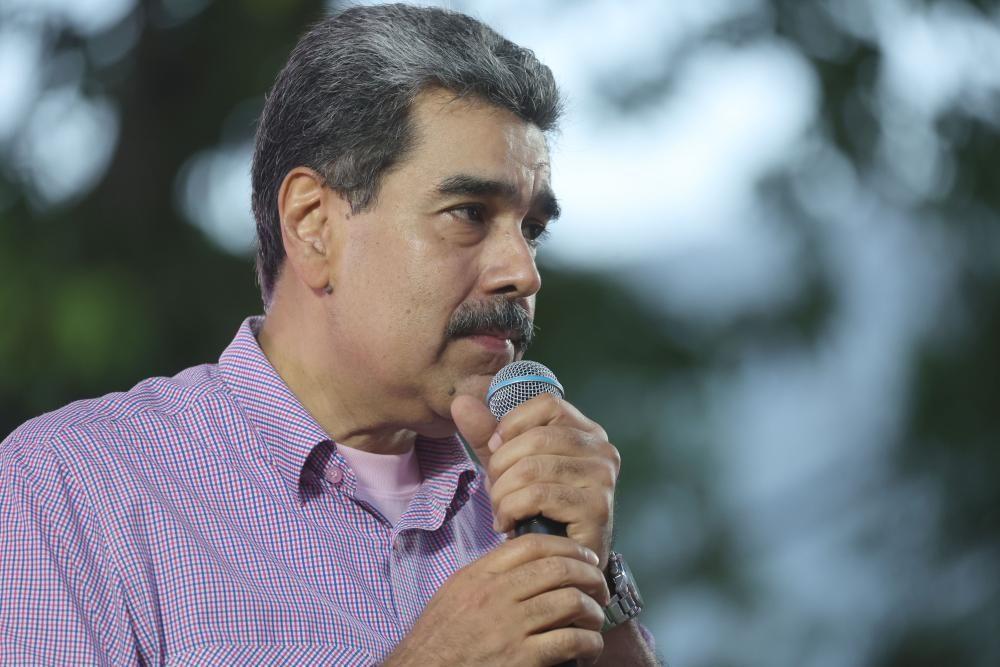 Venezuelas Maduro ready to talk as US ramps up pressure