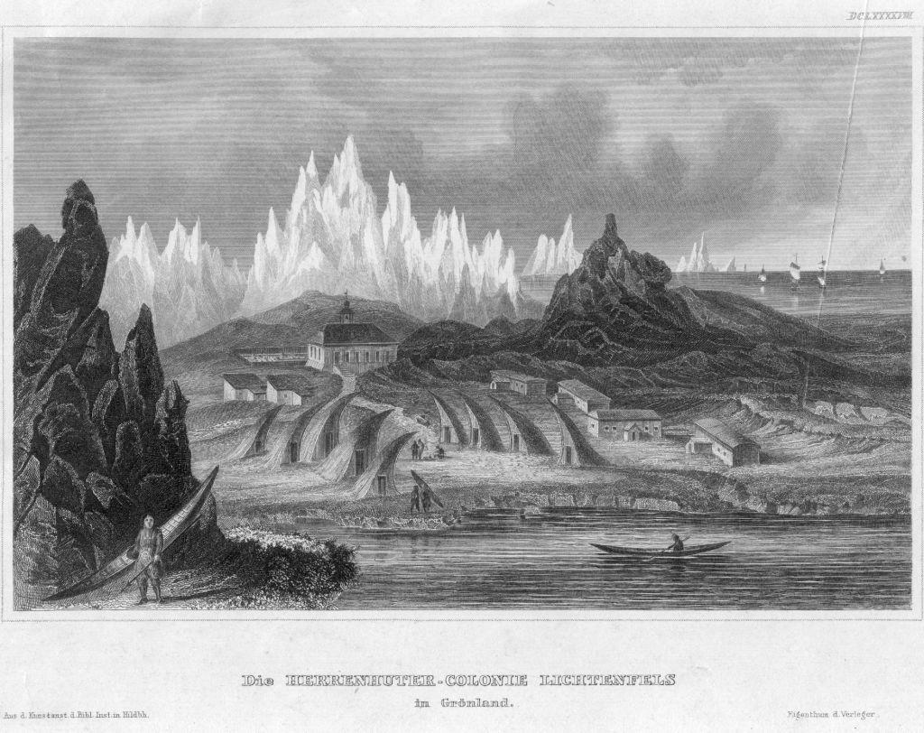 Uma imagem de cerca de 1700 de uma colônia na Groenlândia mostrando uma canoa ou caiaque inuíte e construções ou tendas de formato peculiar. 