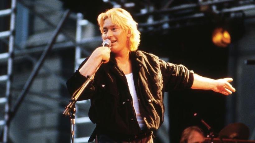 Driving Home for Christmas singer Chris Rea dies aged 74