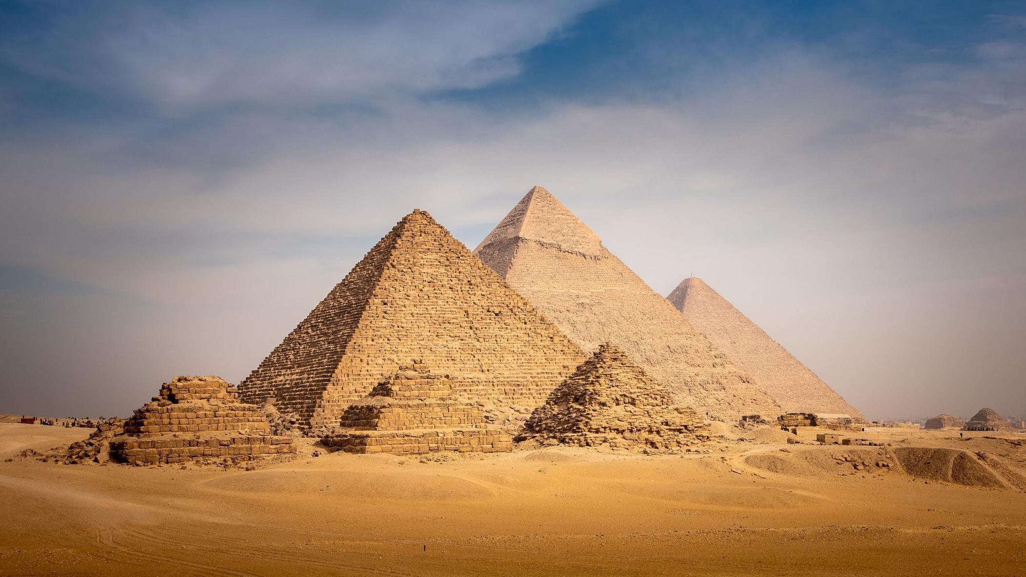 لماذا تراجع نفوذ الحضارة المصرية القديمة أمام حضارات أخرى في الشرق القديم بعد آلاف السنين من الازدهار؟ 