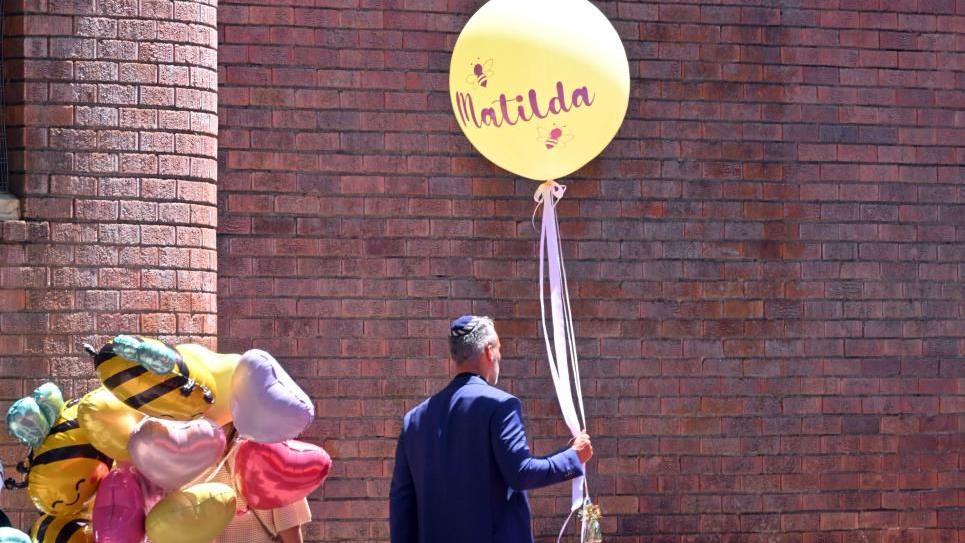 'Maybe she's an angel now' says aunt of 10-year-old Bondi victim