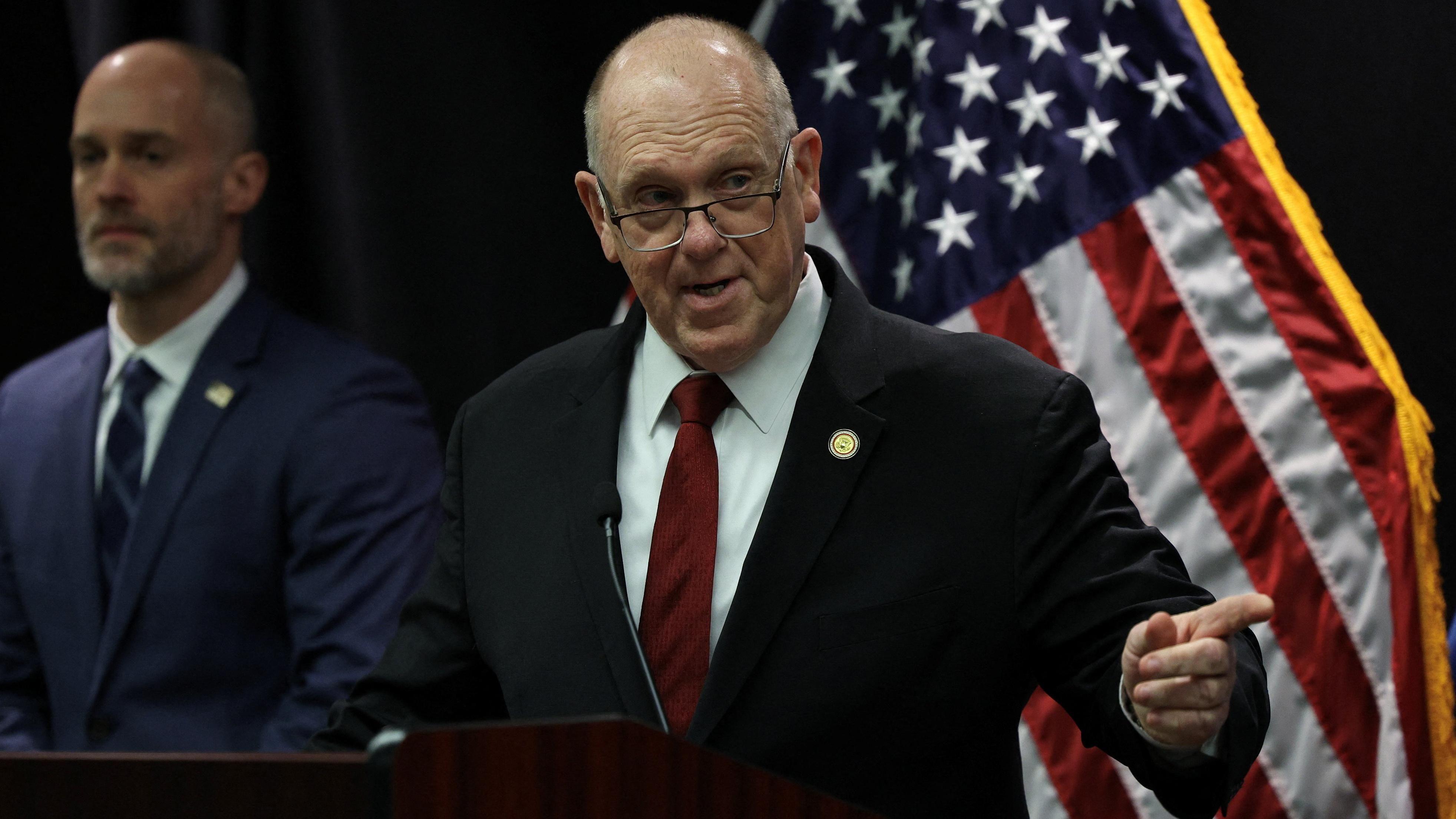 Trump administration withdrawing 700 federal agents from Minnesota