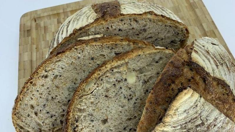 Releitura de p&atilde;o da &eacute;poca de Cristo, feita pelo padeiro Johannes Roos