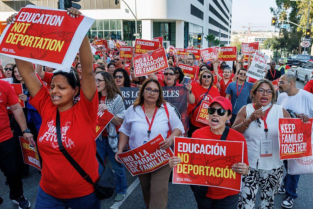Manifestación contra las deportaciones en Los Ángeles.