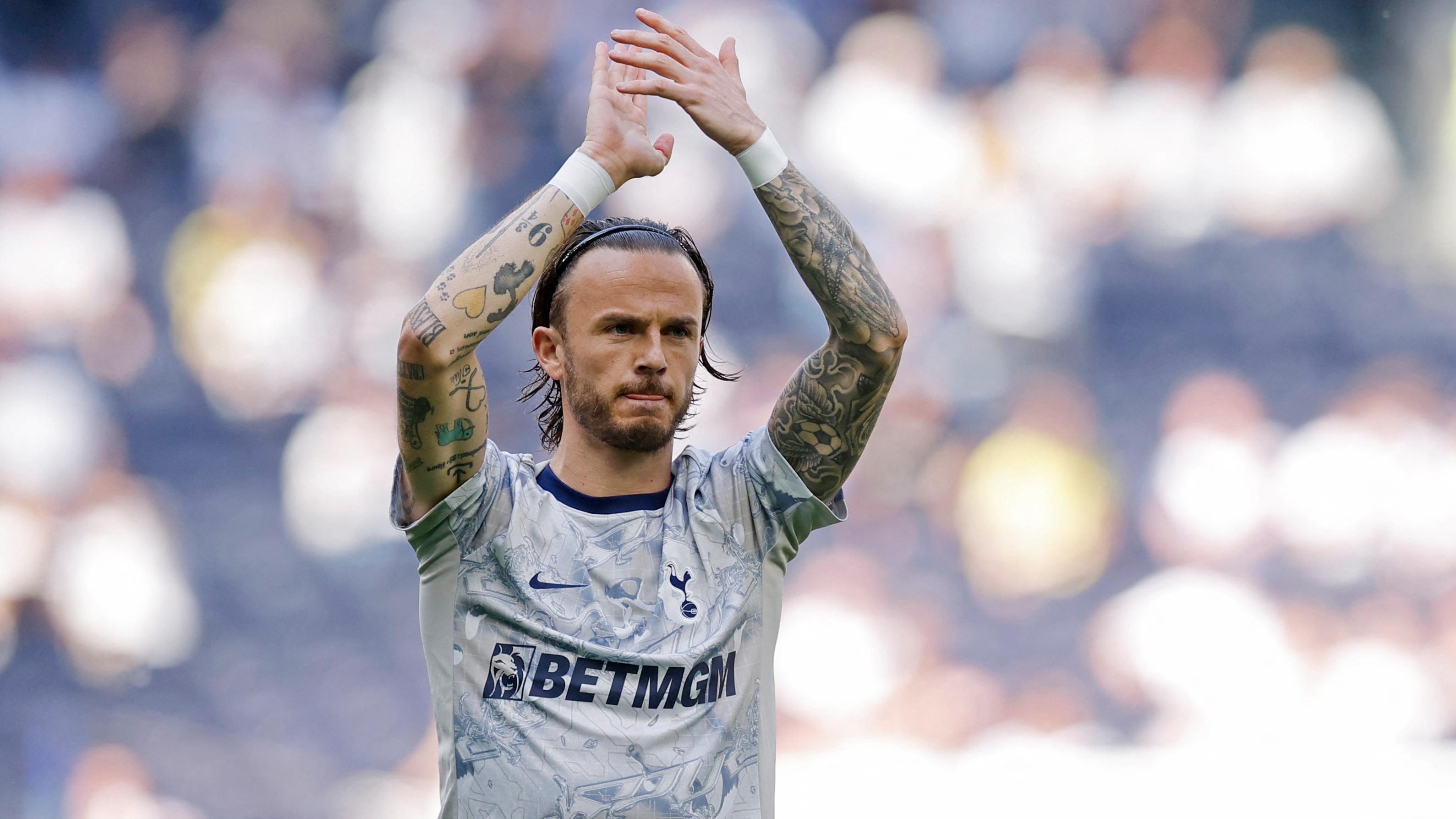 Premier League: Spurs and West Ham bid to avoid drop on final day