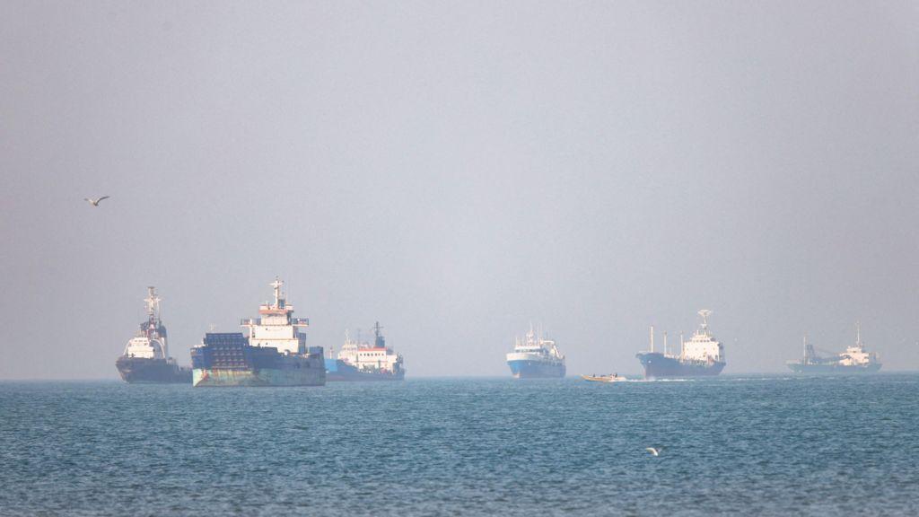 Imagens de navios no mar