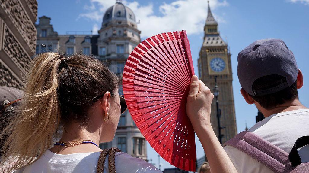 Extreme heat warning for UK as European temperatures set to exceed 40C