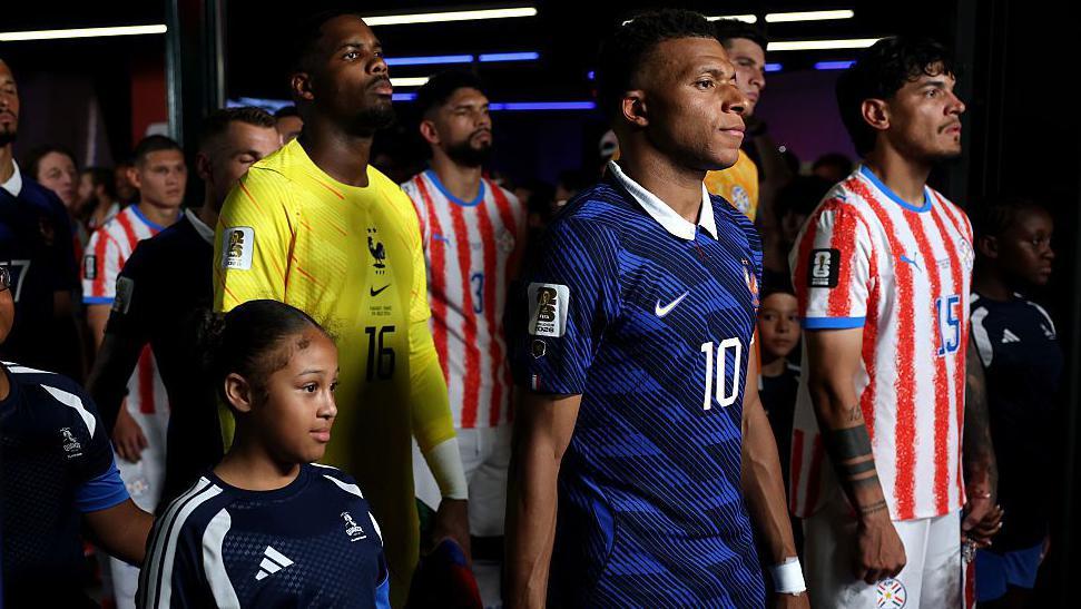 Watch as Paraguay face France in extreme Philadelphia heat