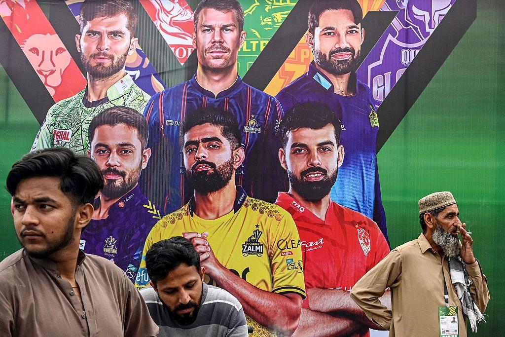 نیلامی دو مرحلوں پر مشتمل ہو گی اور بولی ریئل ٹائم میں لگائی جائے گی